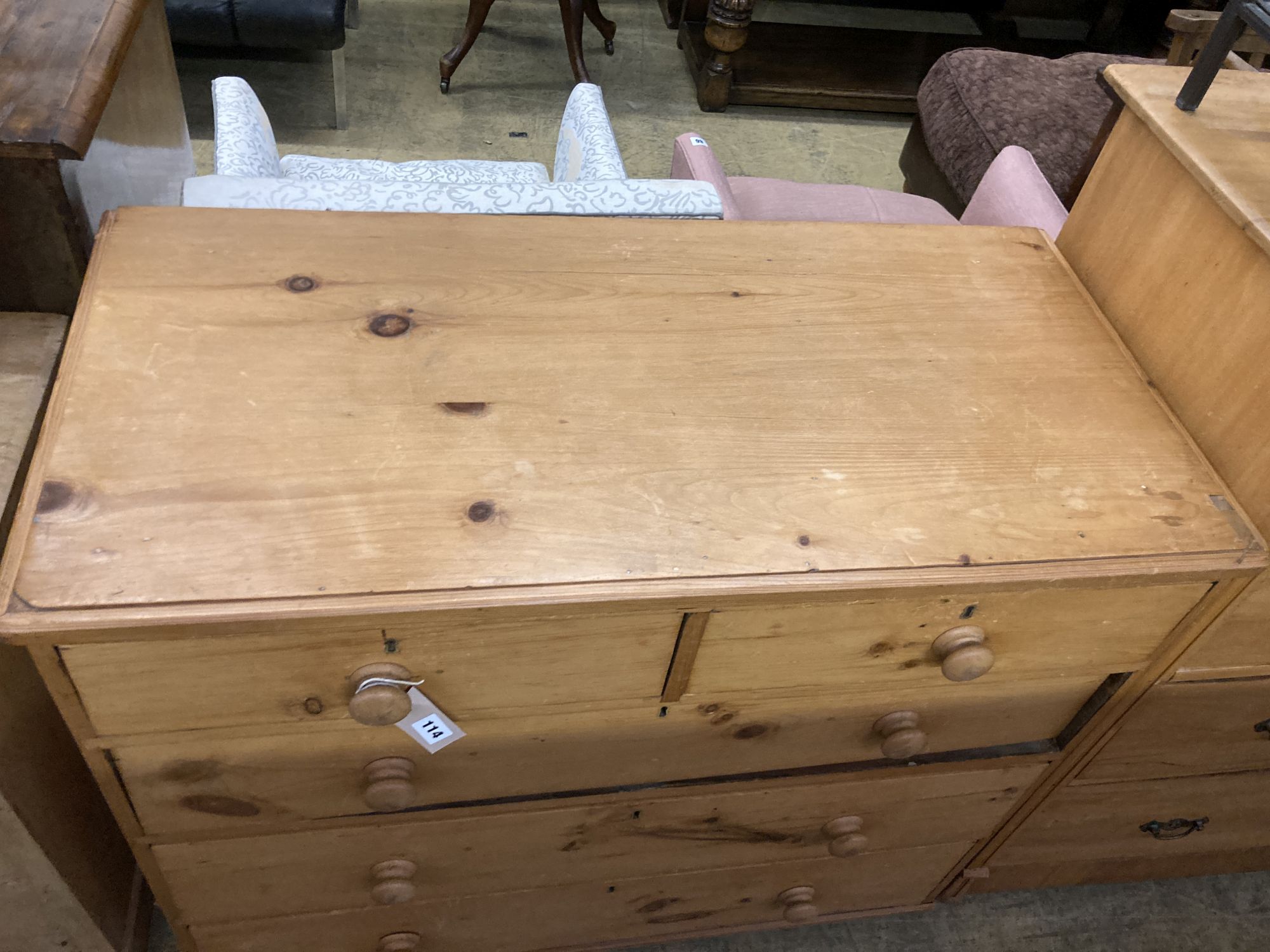 A Victorian pine chest of drawers, width 101cm, depth 48cm, height 87cm